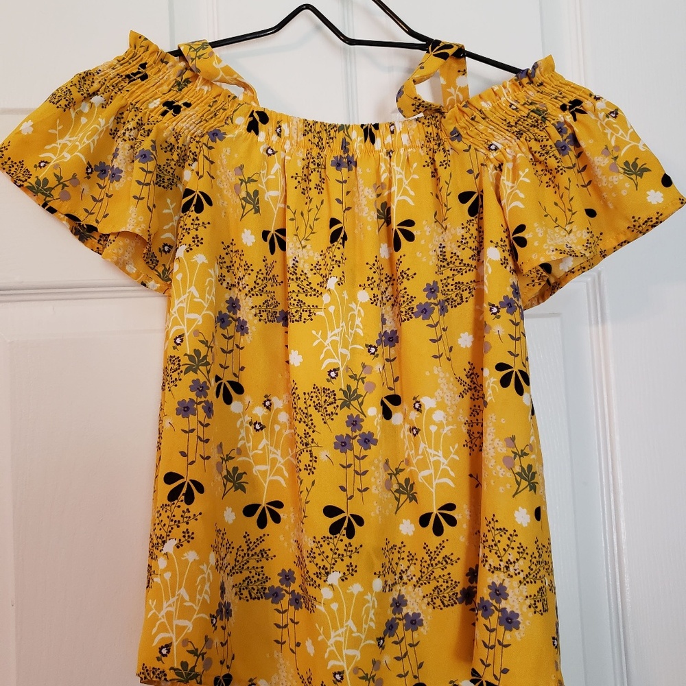 Blouse shirt floral shoulder balconette country